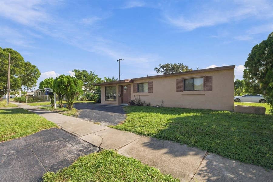 Property photo for 801 N 76th Avenue, Hollywood, FL