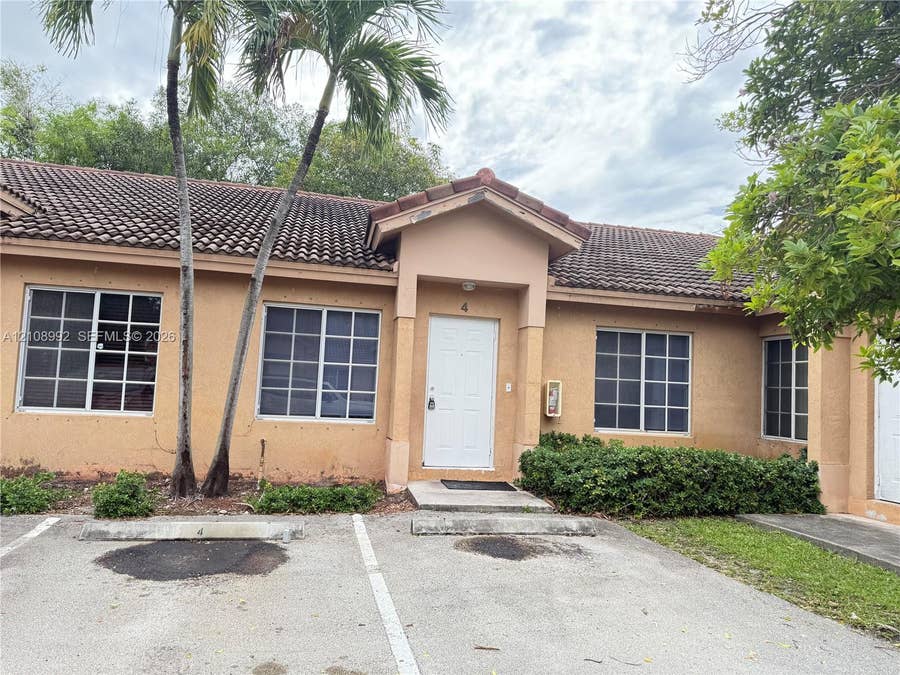 Property photo for 117 SE 3rd Avenue, #3, Hallandale Beach, FL