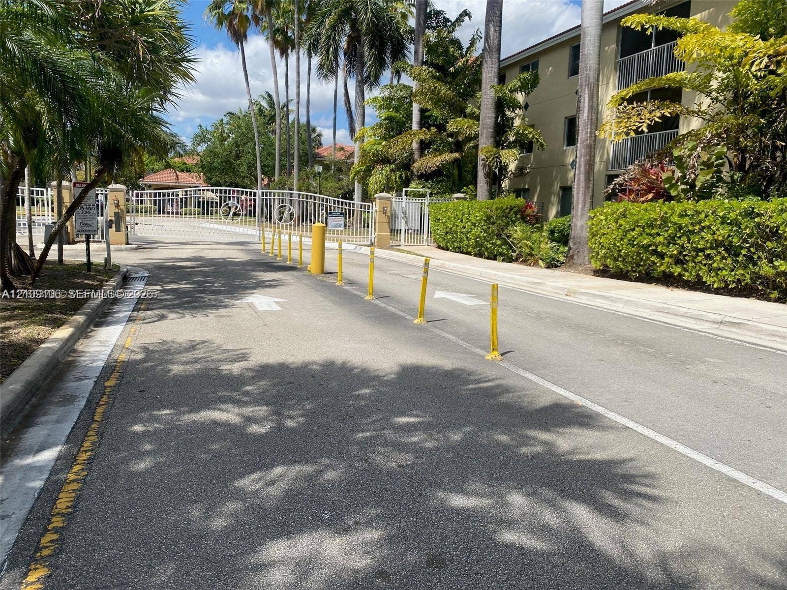450 S Park Road, #5-206, Hollywood, Hollywood, FL 33021 Photo 2