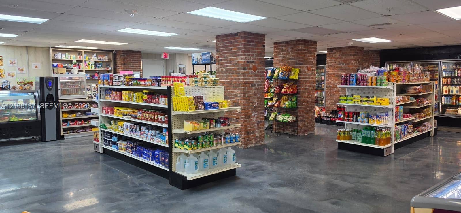 6039 Collins Avenue, #1625, Miami Beach, FL 33140 In-buidig convenient Mini Market
