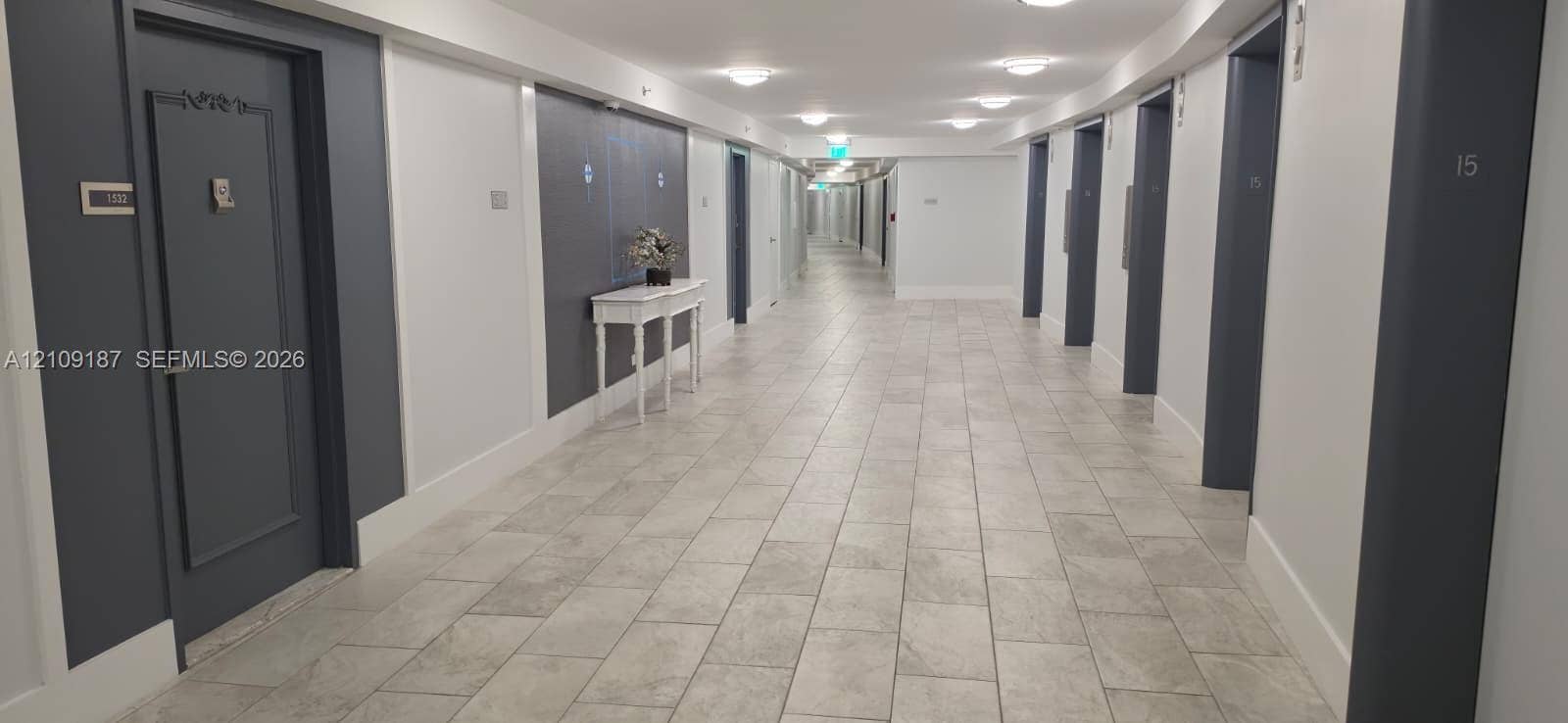 6039 Collins Avenue, #1625, Miami Beach, FL 33140 Floor elevator Lobby