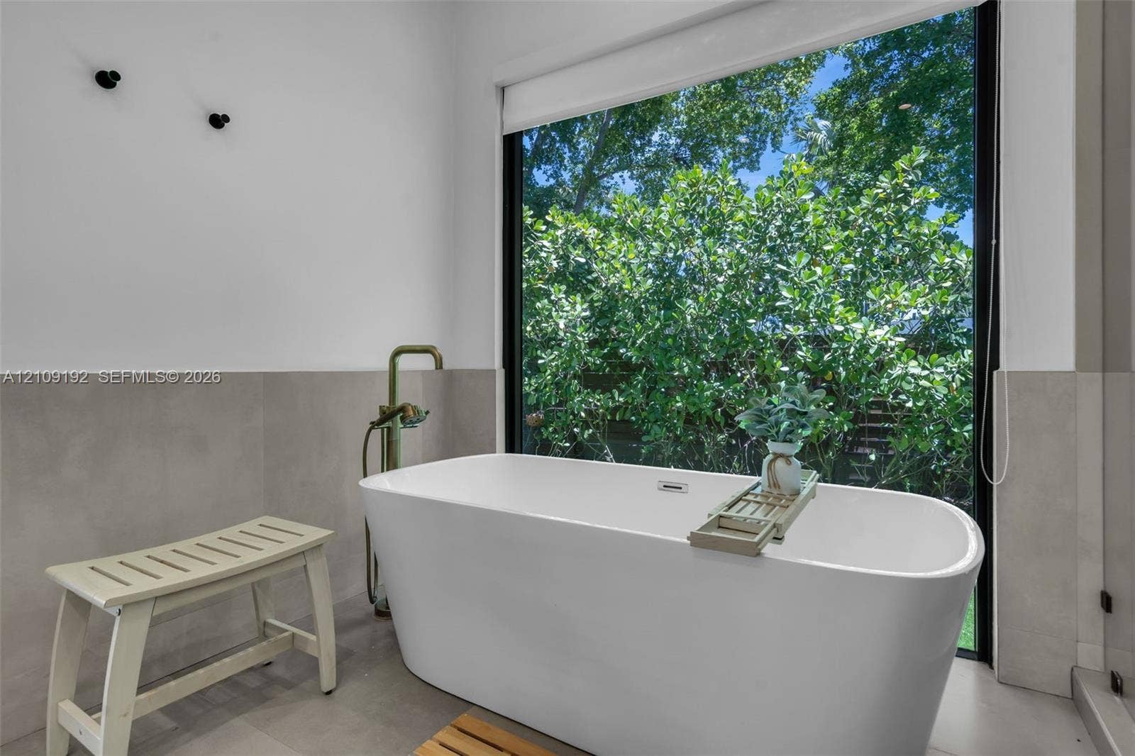 2471 NE 201st Street, Miami, FL 33180 Photo 41