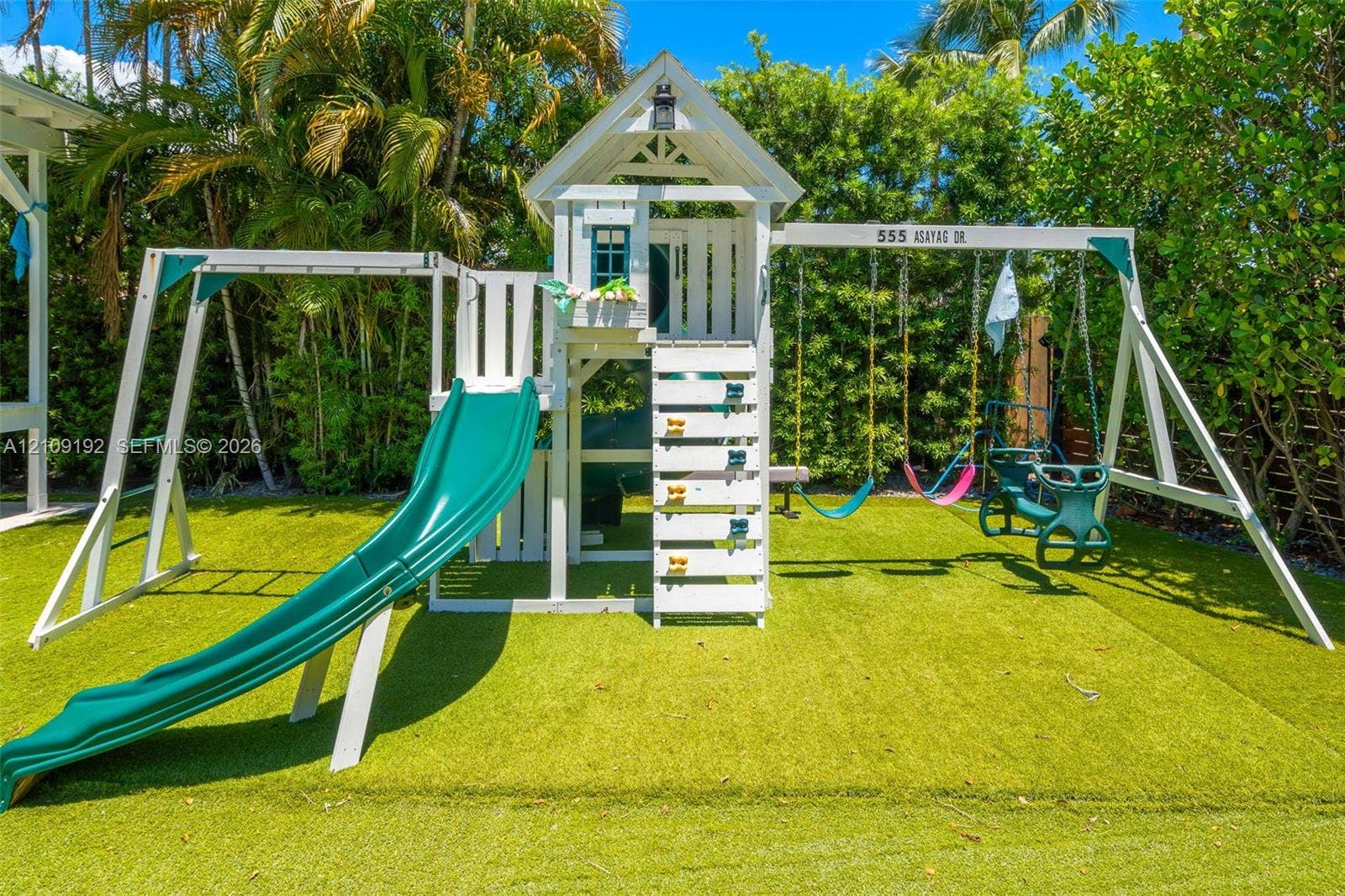 2471 NE 201st Street, Miami, FL 33180 Photo 72