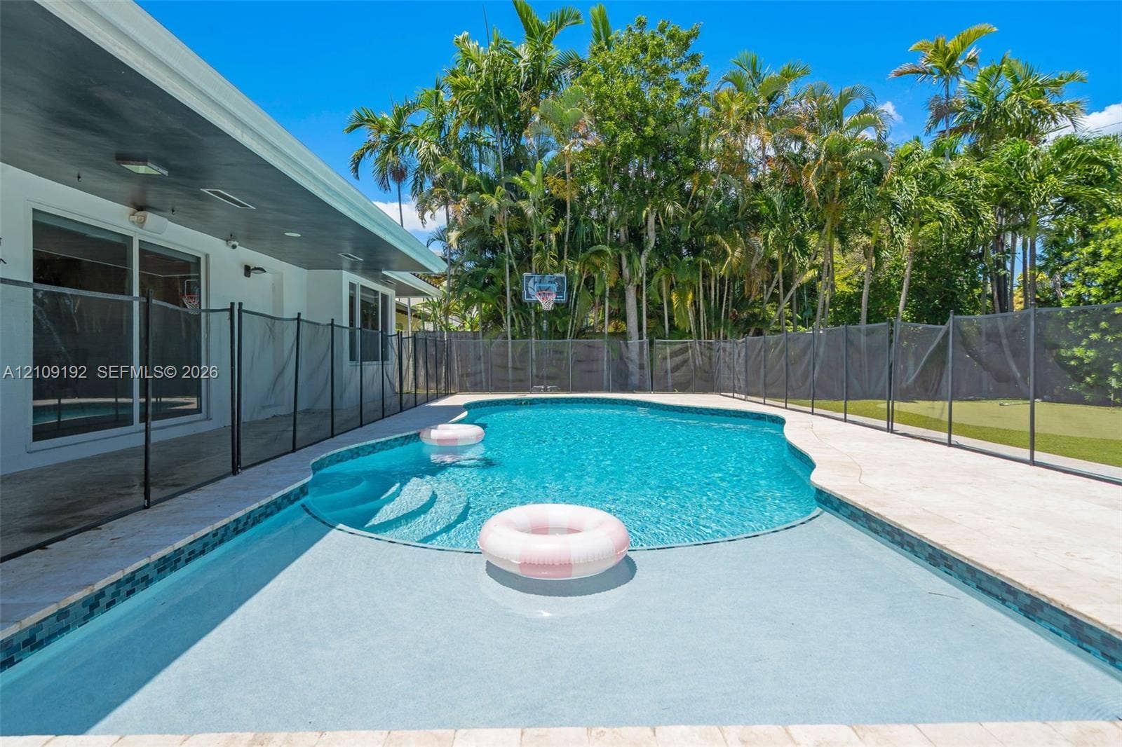 2471 NE 201st Street, Miami, FL 33180 Photo 73