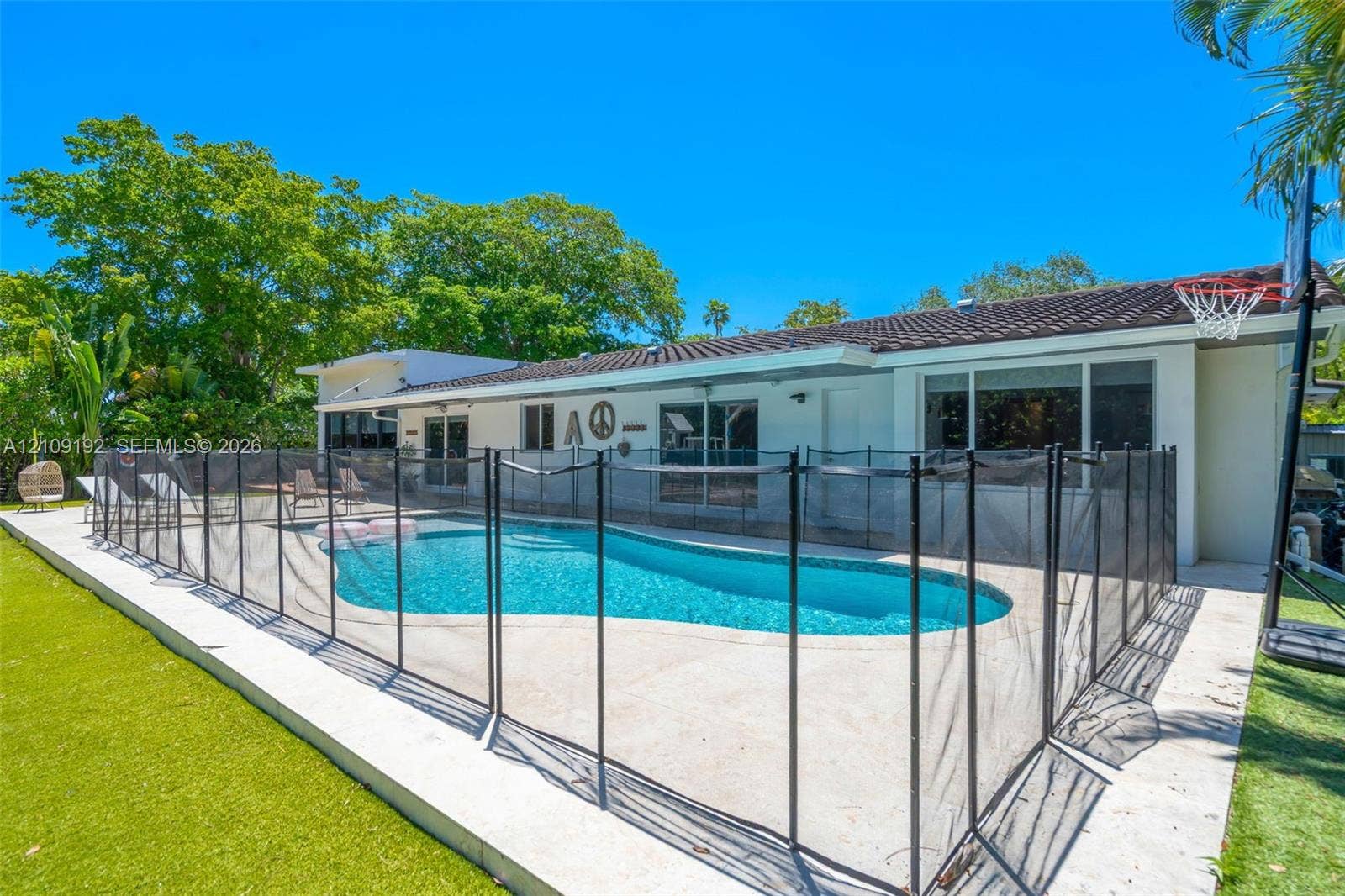 2471 NE 201st Street, Miami, FL 33180 Photo 64