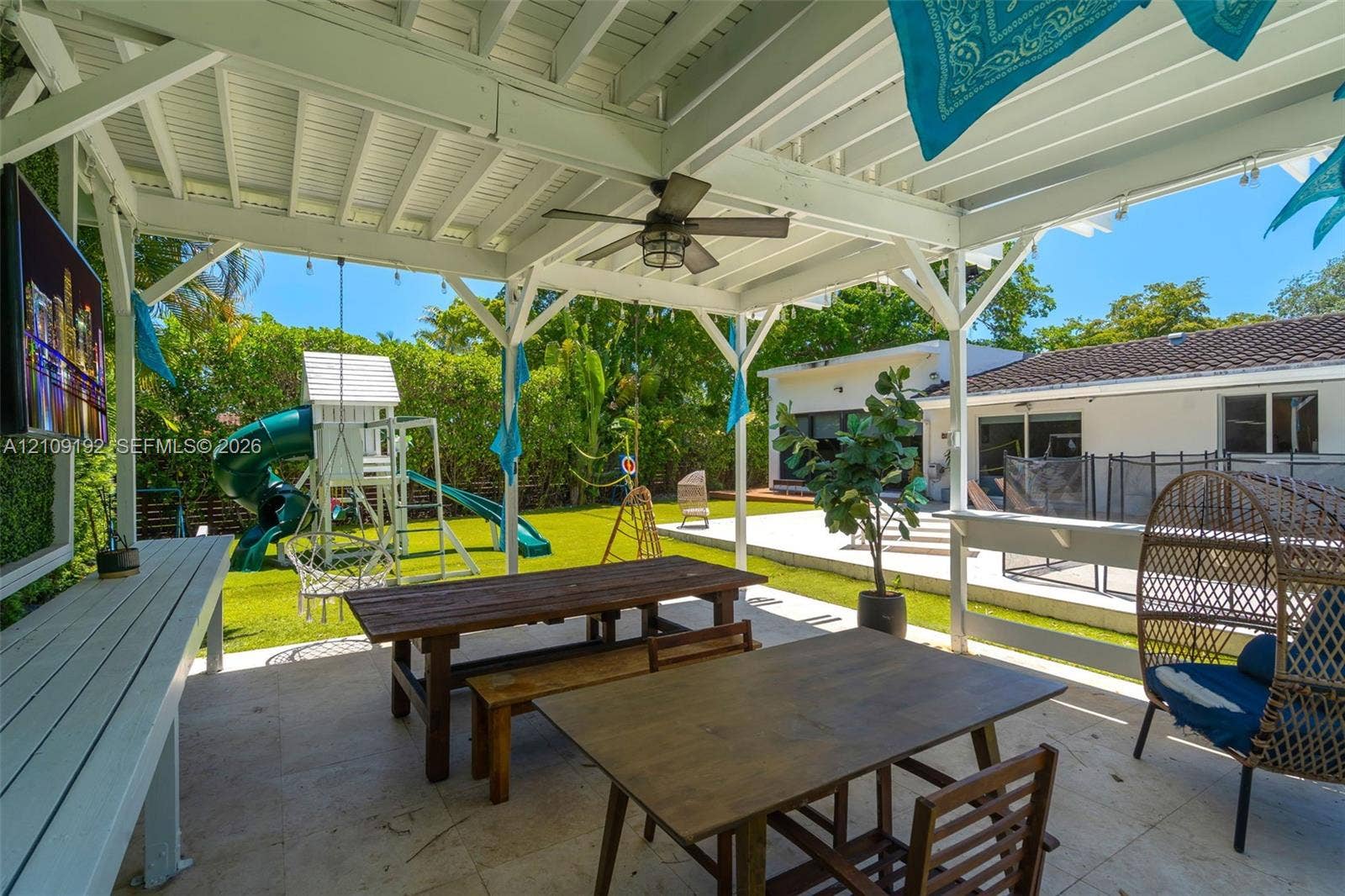 2471 NE 201st Street, Miami, FL 33180 Photo 68