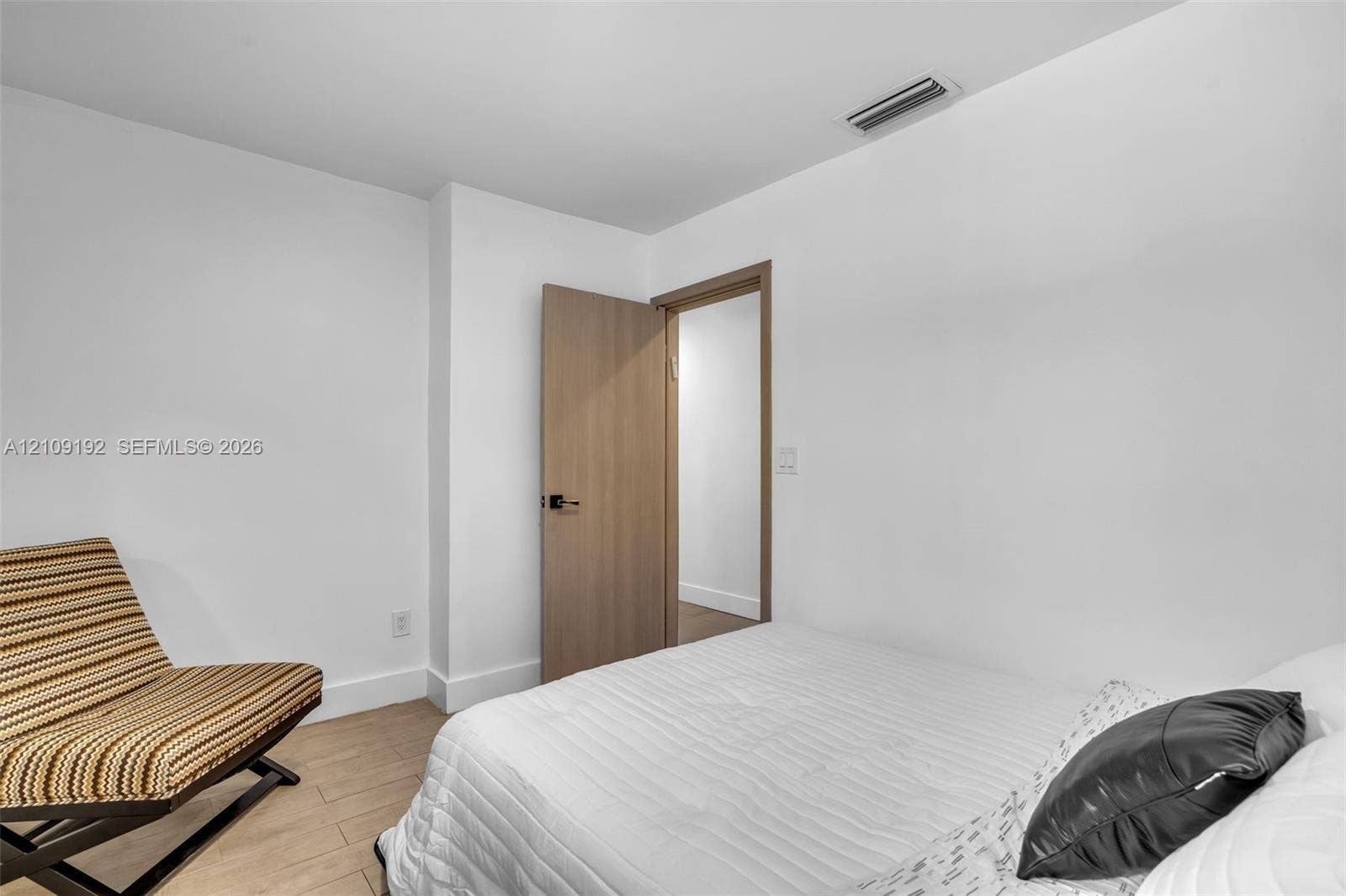 2471 NE 201st Street, Miami, FL 33180 Photo 44
