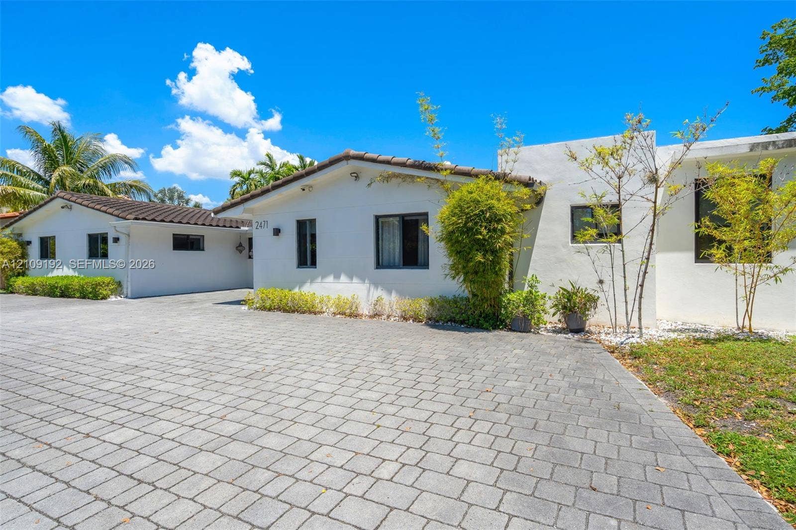 2471 NE 201st Street, Miami, FL 33180 Photo 3