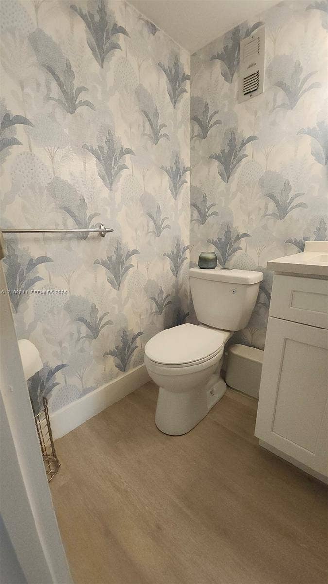 5440 N Ocean Drive, #1003, Riviera Beach, Riviera Beach, FL 33404 half bathroom