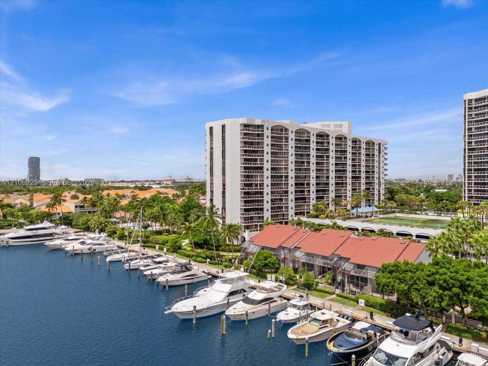 3610 Yacht Club Drive, #805, Aventura, FL 33180 Photo 1