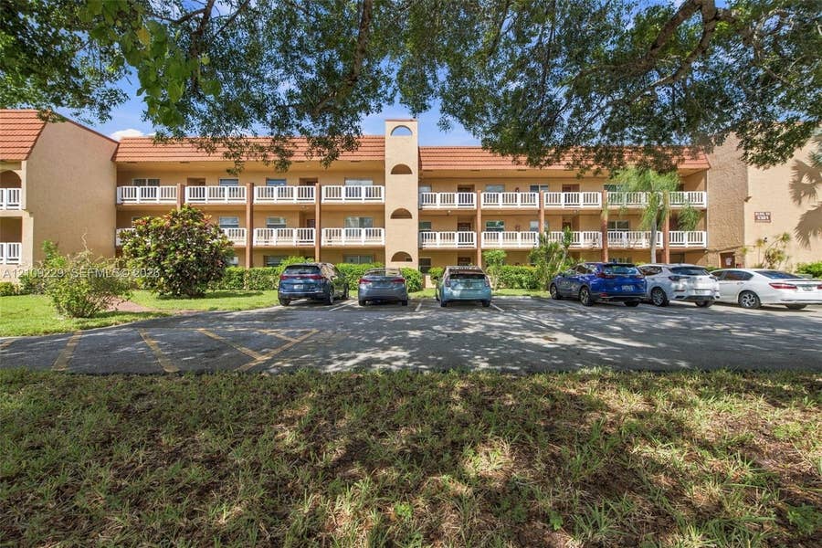 Property photo for 9301 Sunrise Lakes Boulevard, #105, Sunrise, FL