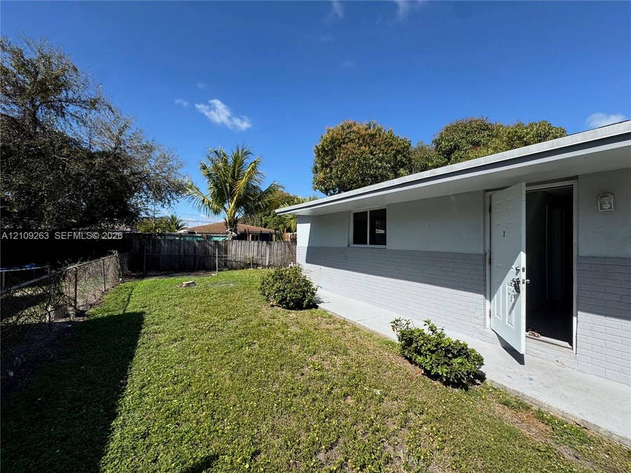 Property photo for 34 SW 5th Avenue, #1, Dania Beach, FL