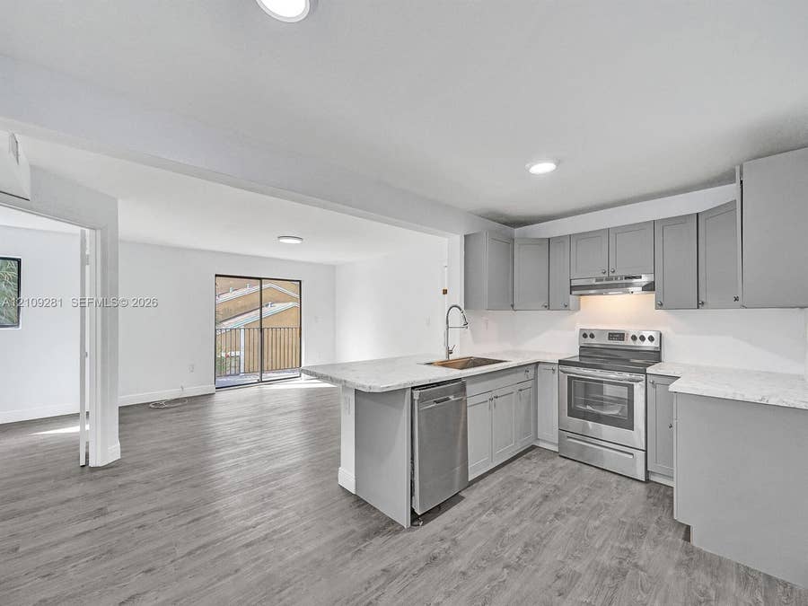 Property photo for 251 W Palm Circle W, #307, Pembroke Pines, FL