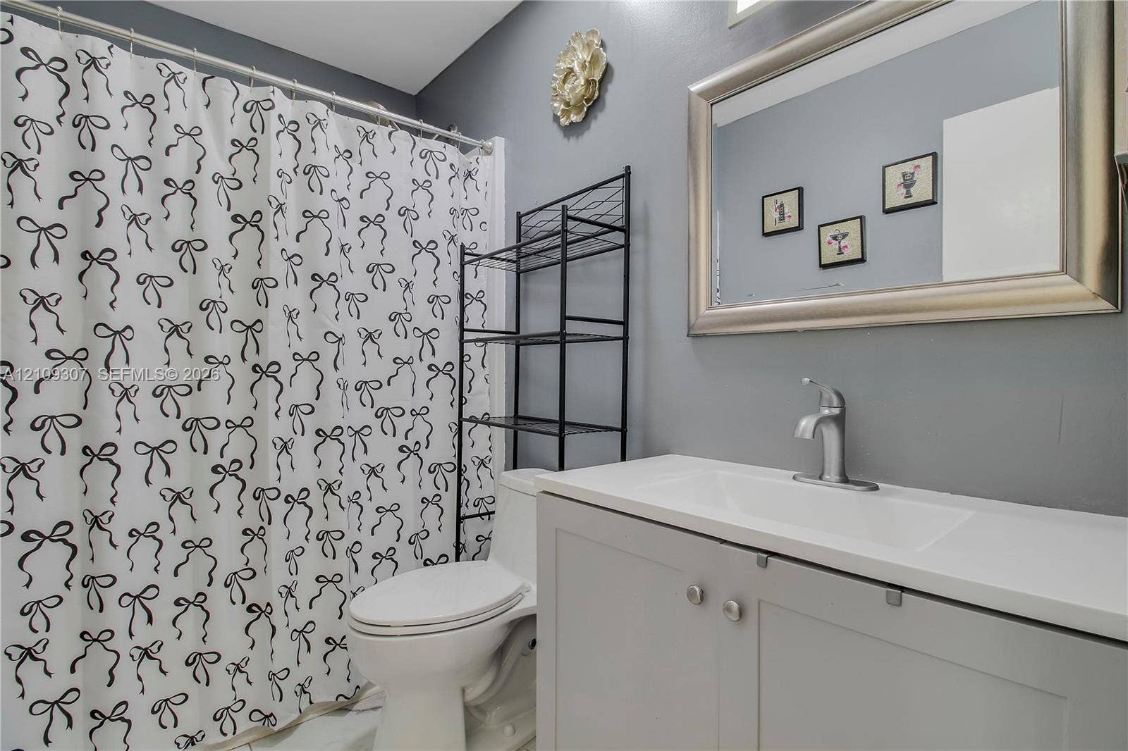 Guest bathroom upstairs