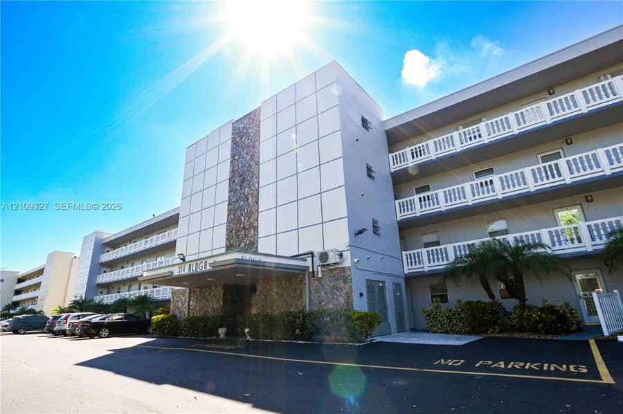 Property photo for 314 SE 10th Street, #307, Dania Beach, FL