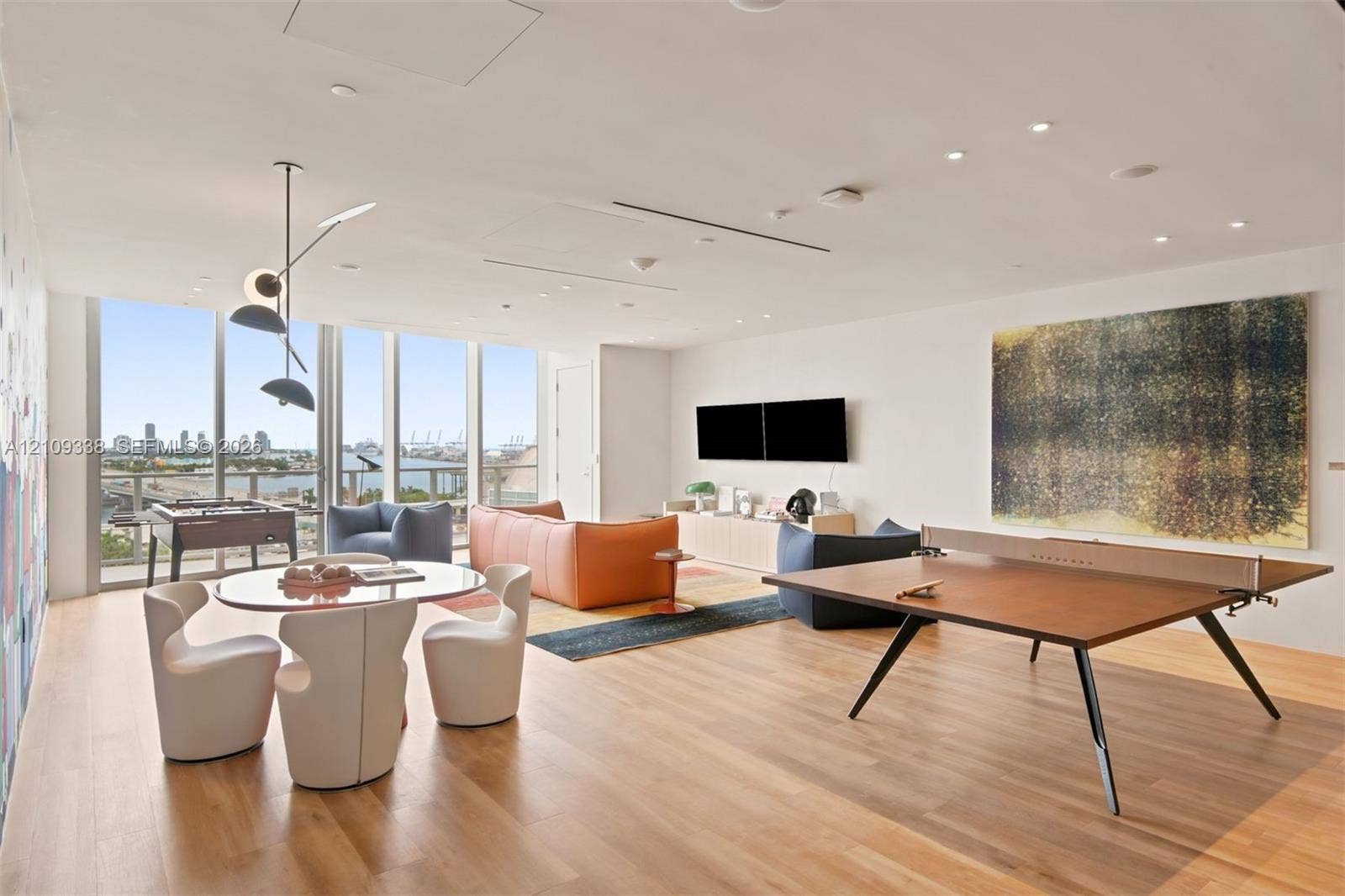 Photo 44