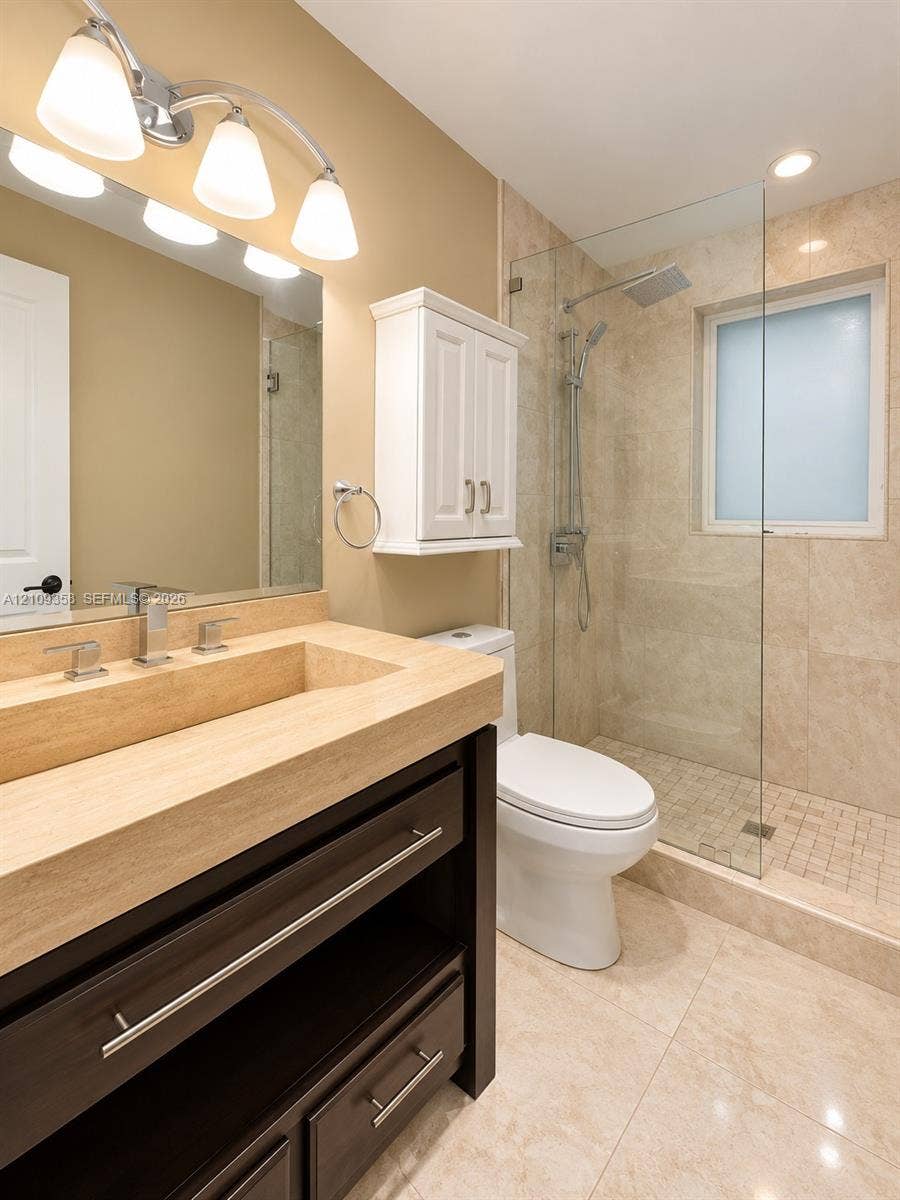 2200 Diana Drive, #218, Hallandale Beach, FL 33009 Photo 6