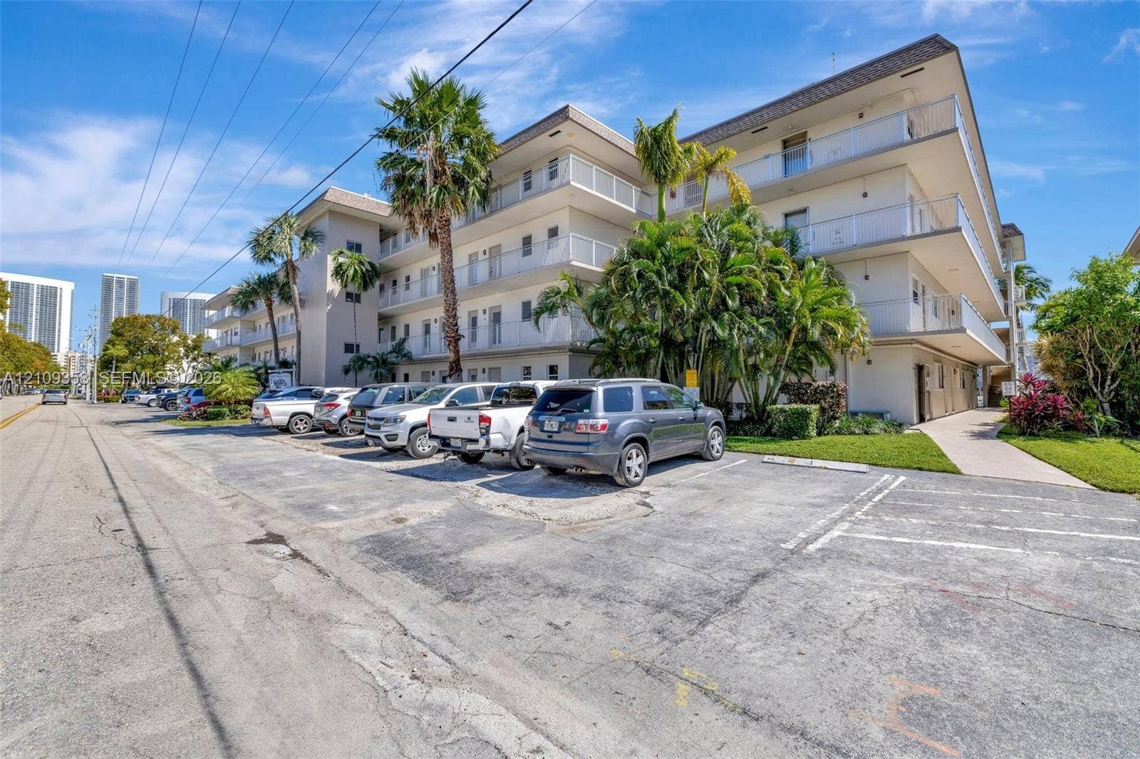 2200 Diana Drive, #218, Hallandale Beach, FL 33009 Photo 9