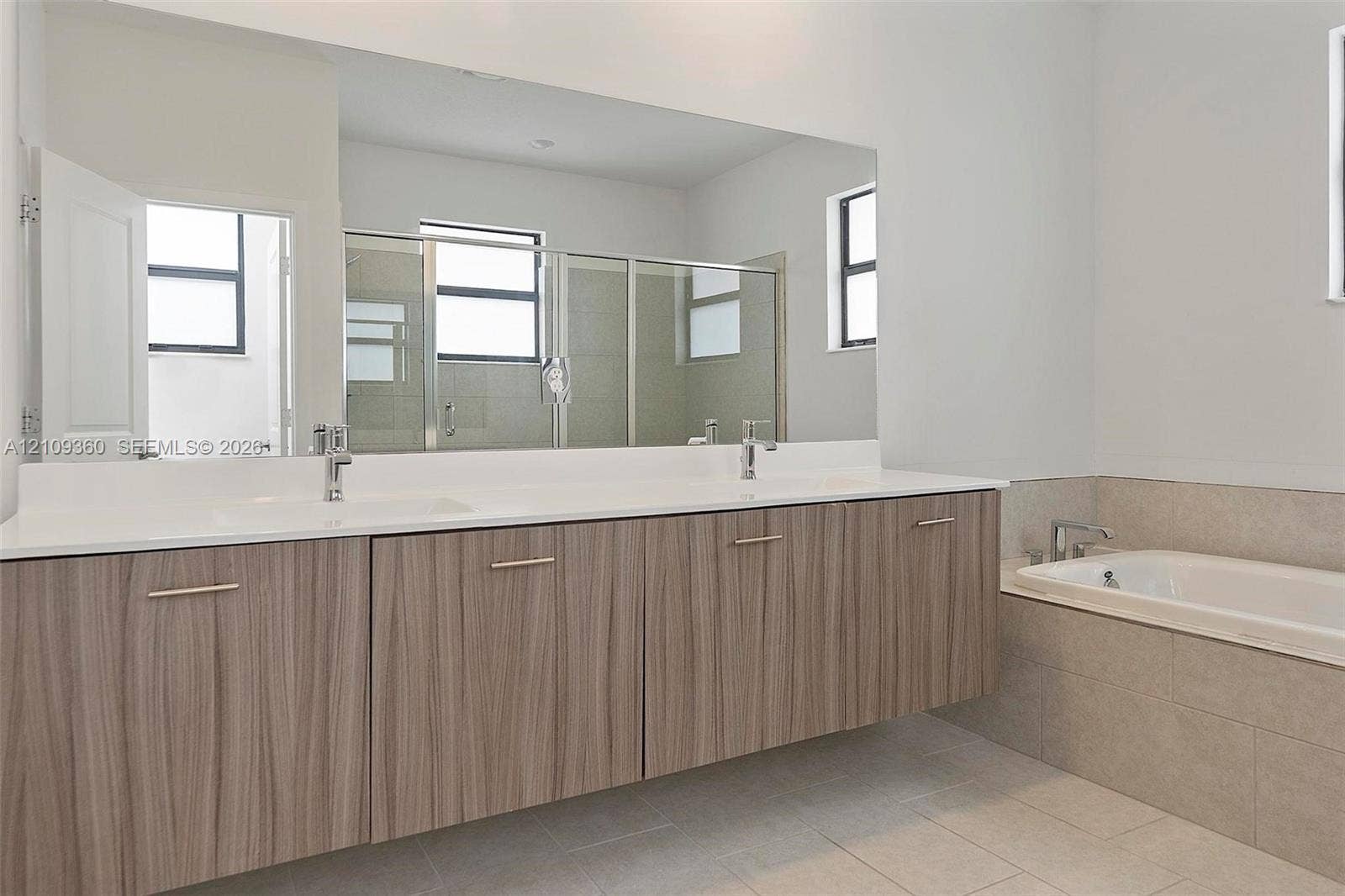 4535 SW 173rd Avenue, Miramar, FL 33029 Primary Bathroom