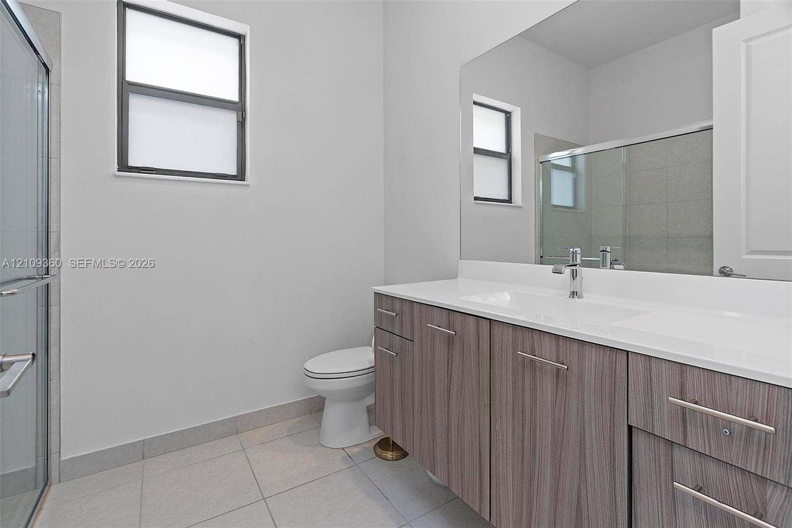 4535 SW 173rd Avenue, Miramar, FL 33029 Downstairs Bathroom