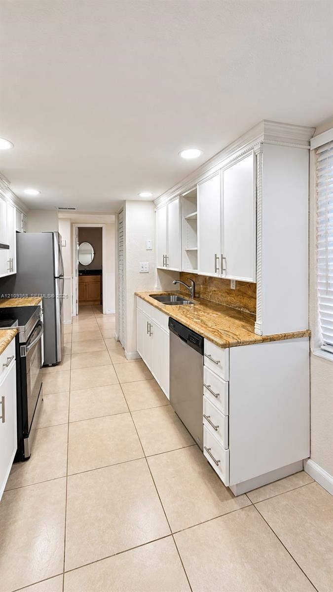 400 Commodore Drive, #307, Plantation, Plantation, FL 33325 Photo 8