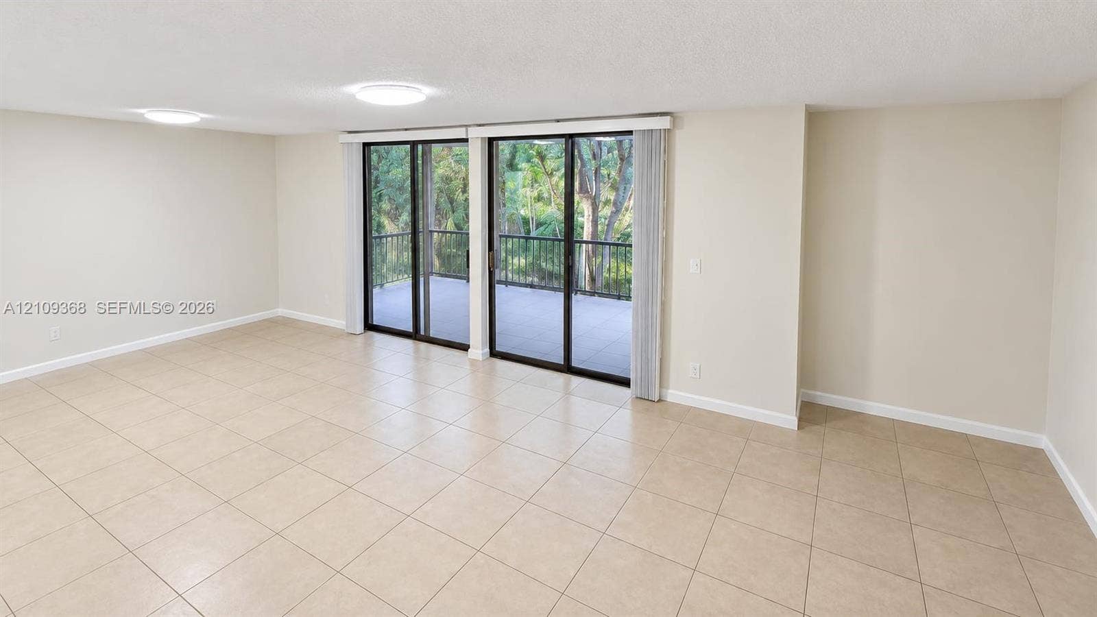 400 Commodore Drive, #307, Plantation, Plantation, FL 33325 Photo 4