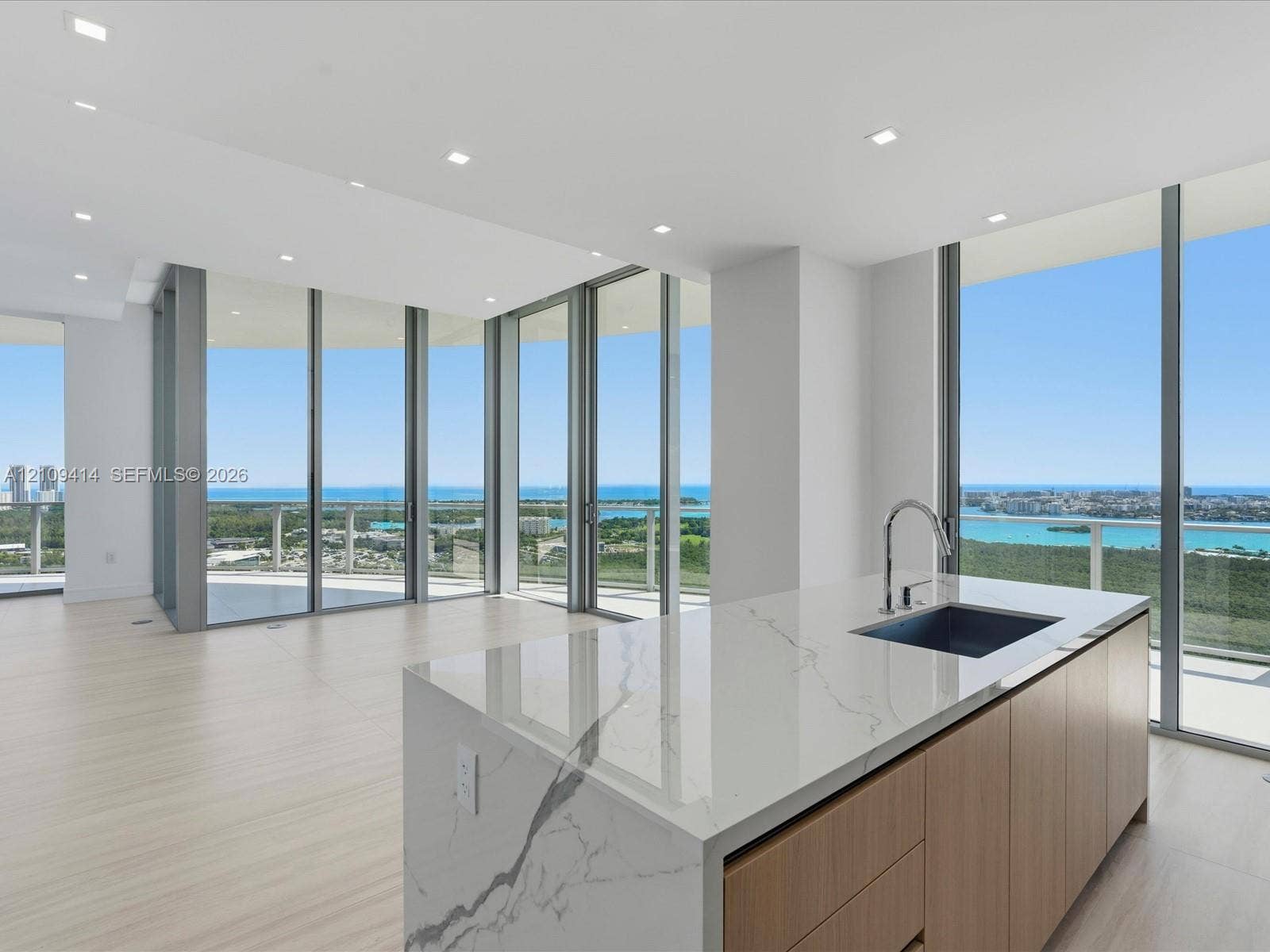 2411 Laguna Circle, #3101, North Miami, FL 33181 Photo 11