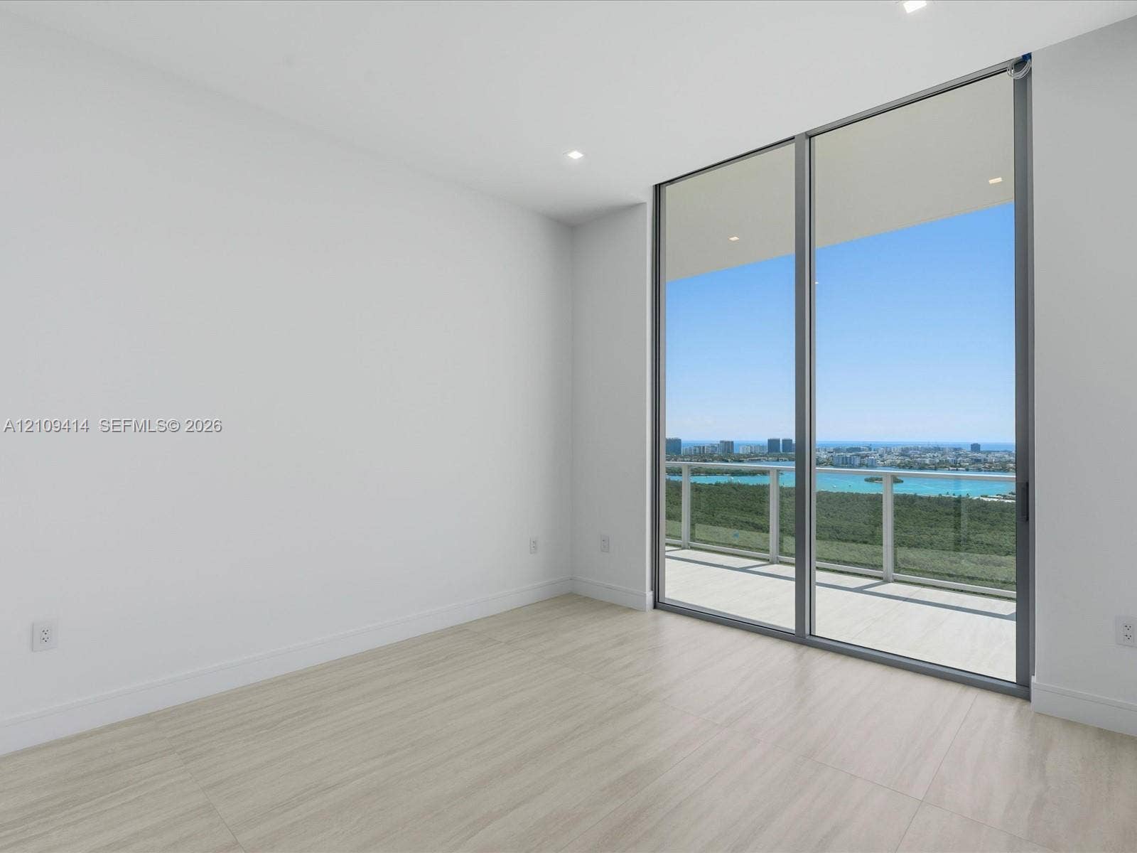 2411 Laguna Circle, #3101, North Miami, FL 33181 Photo 37