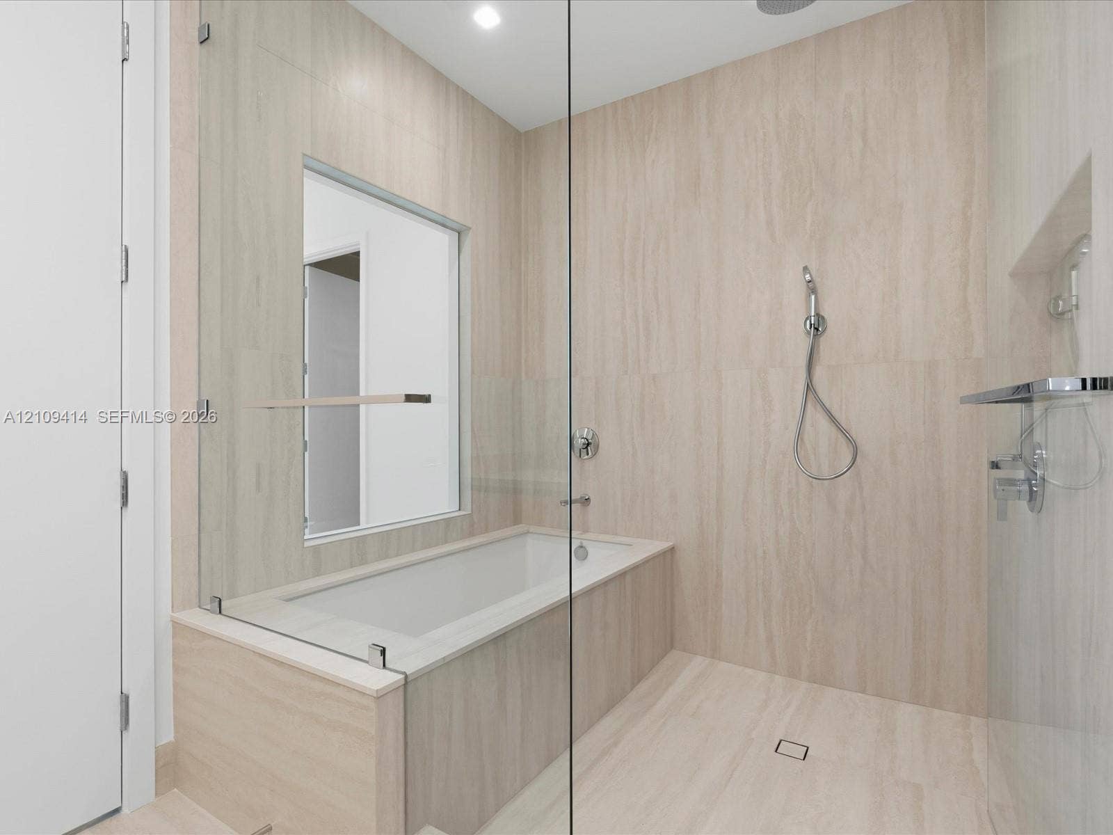 2411 Laguna Circle, #3101, North Miami, FL 33181 Photo 53