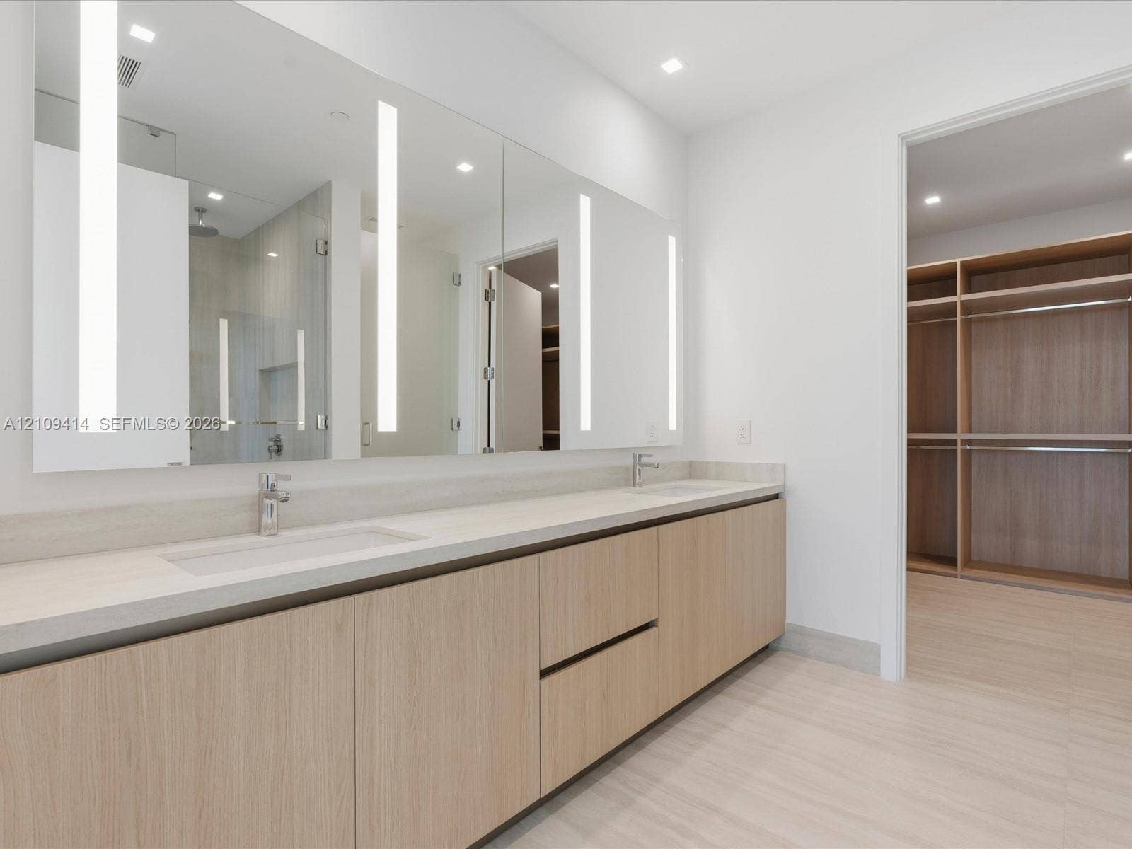 2411 Laguna Circle, #3101, North Miami, FL 33181 Photo 23