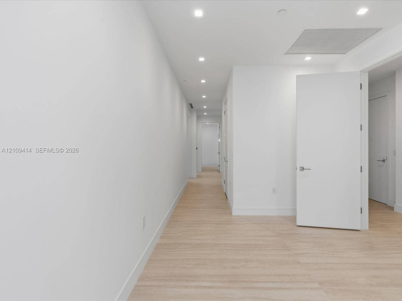 2411 Laguna Circle, #3101, North Miami, FL 33181 Photo 29