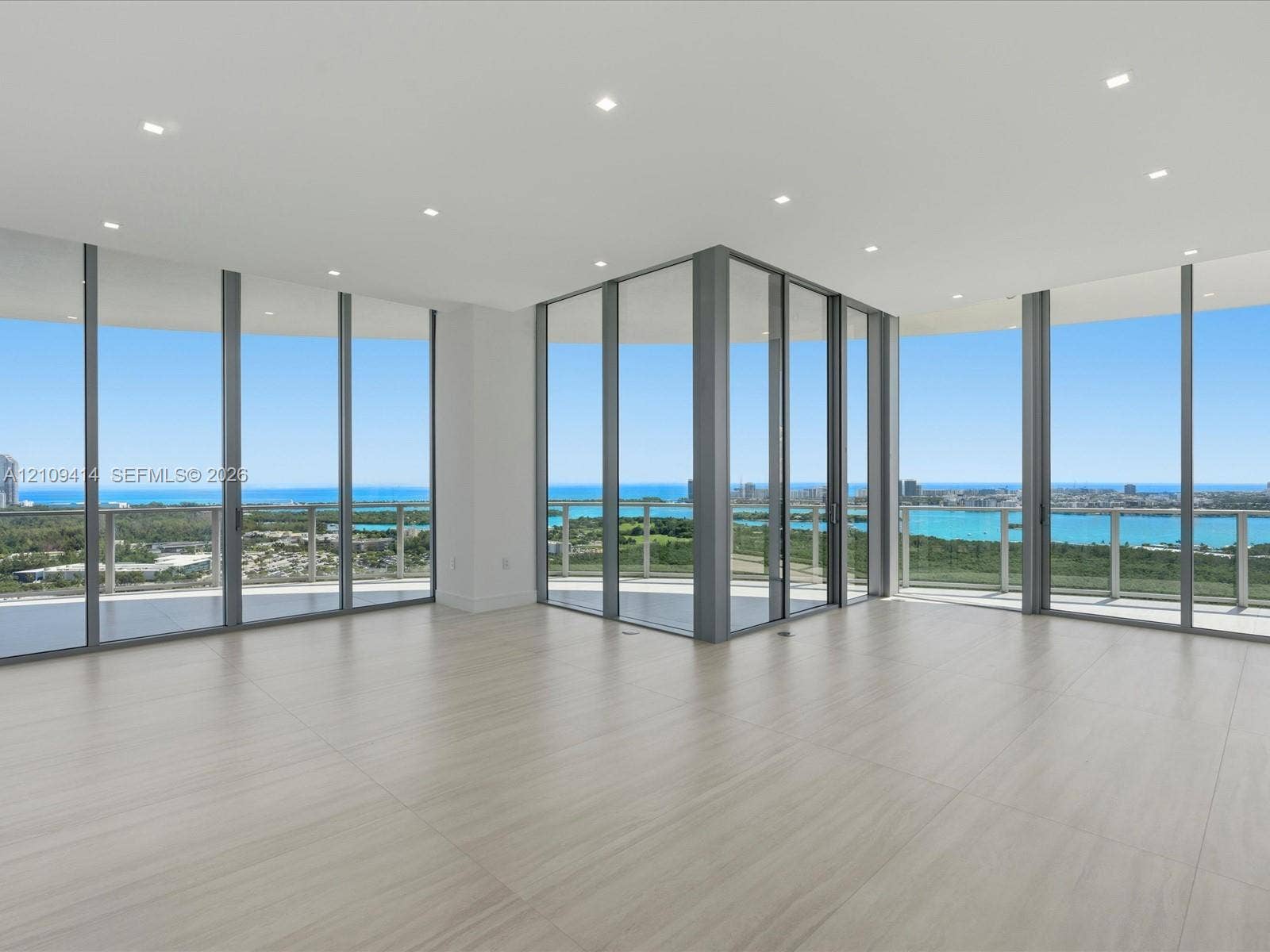 2411 Laguna Circle, #3101, North Miami, FL 33181 Photo 3