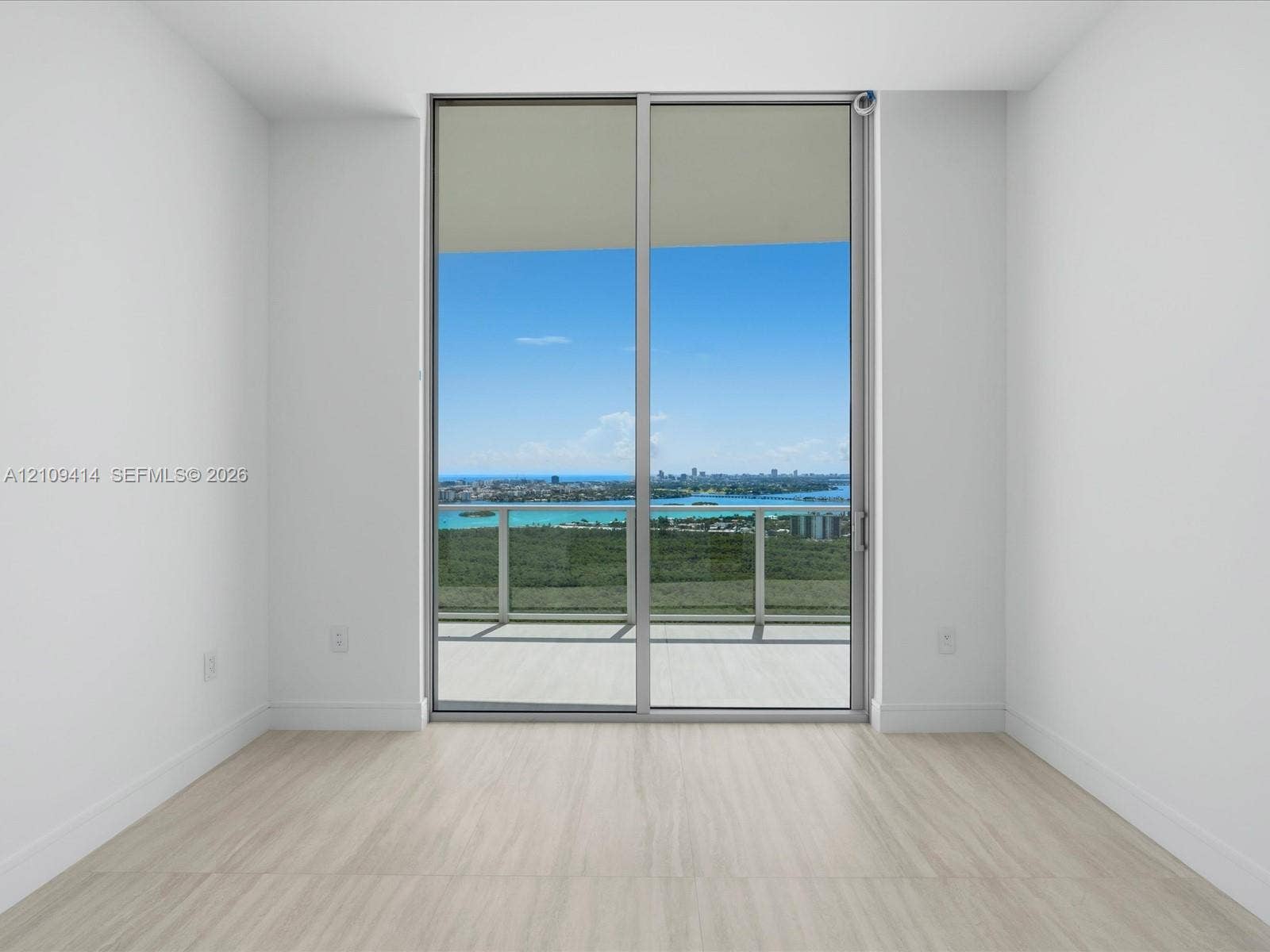 2411 Laguna Circle, #3101, North Miami, FL 33181 Photo 39