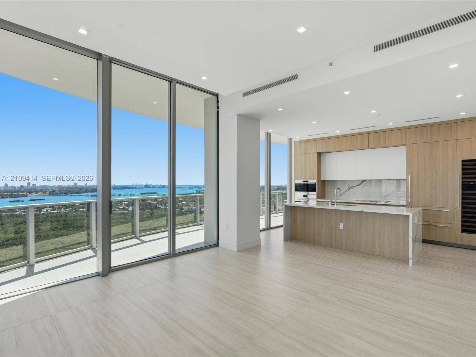 2411 Laguna Circle, #3101, North Miami, FL 33181 Photo 11