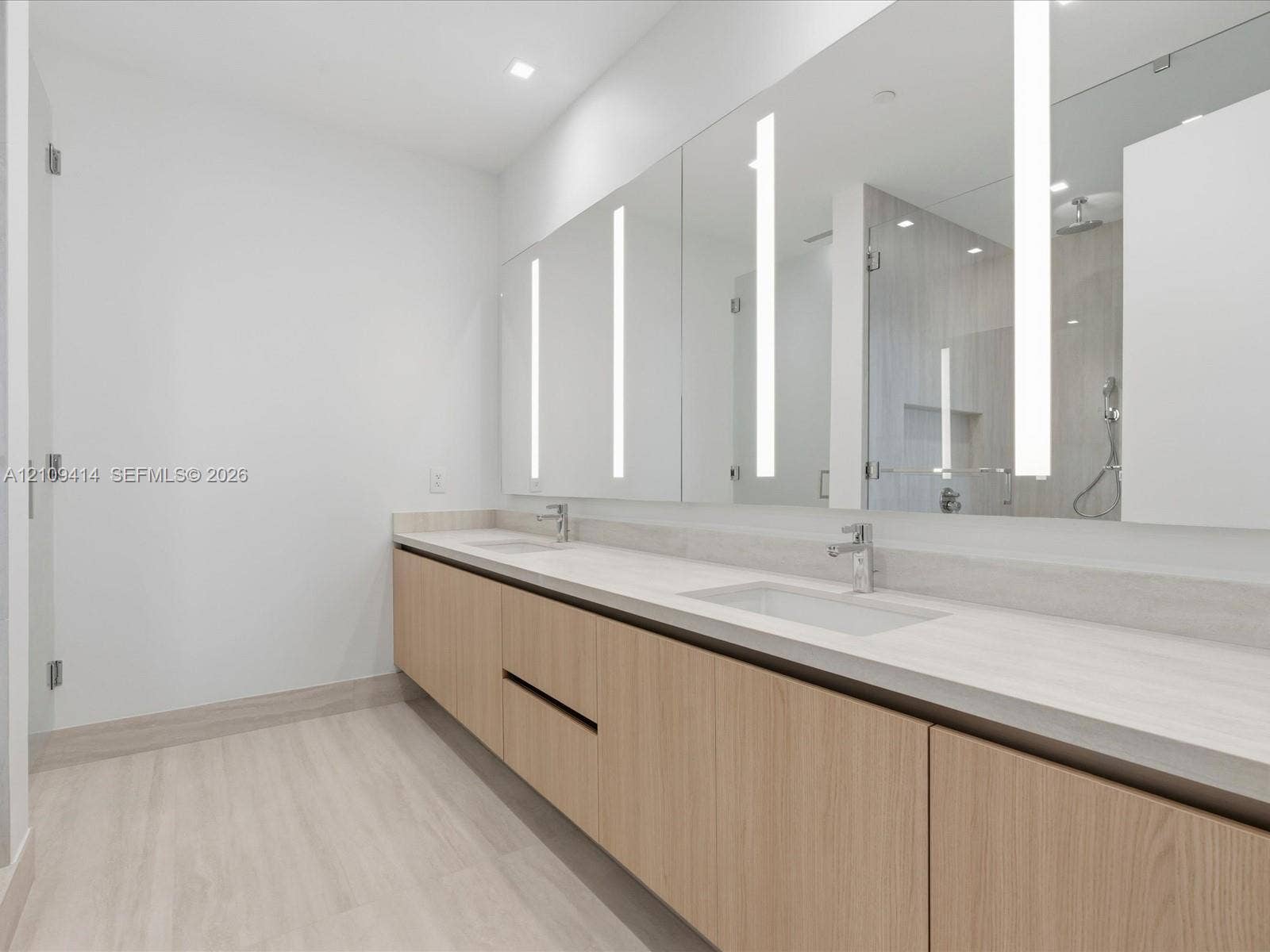 2411 Laguna Circle, #3101, North Miami, FL 33181 Photo 51