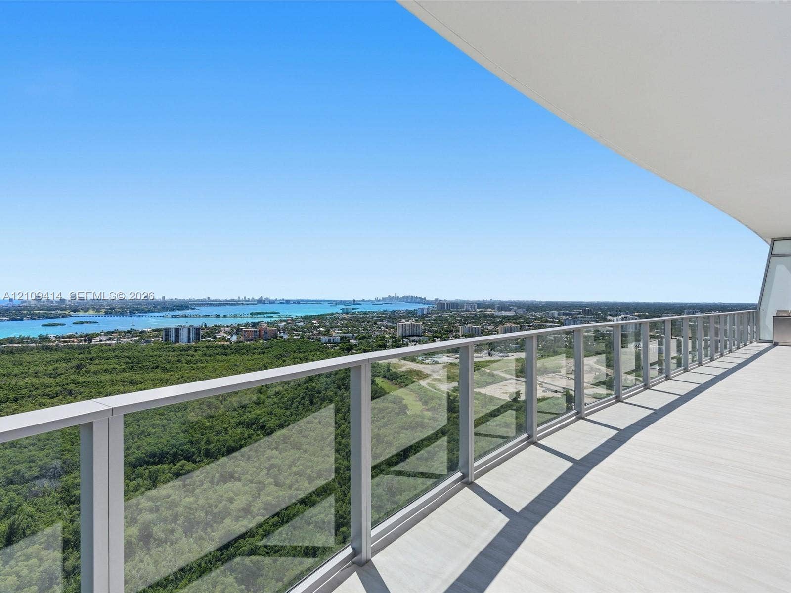 2411 Laguna Circle, #3101, North Miami, FL 33181 Photo 59