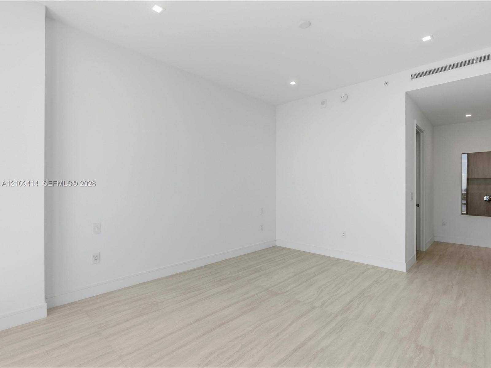 2411 Laguna Circle, #3101, North Miami, FL 33181 Photo 47