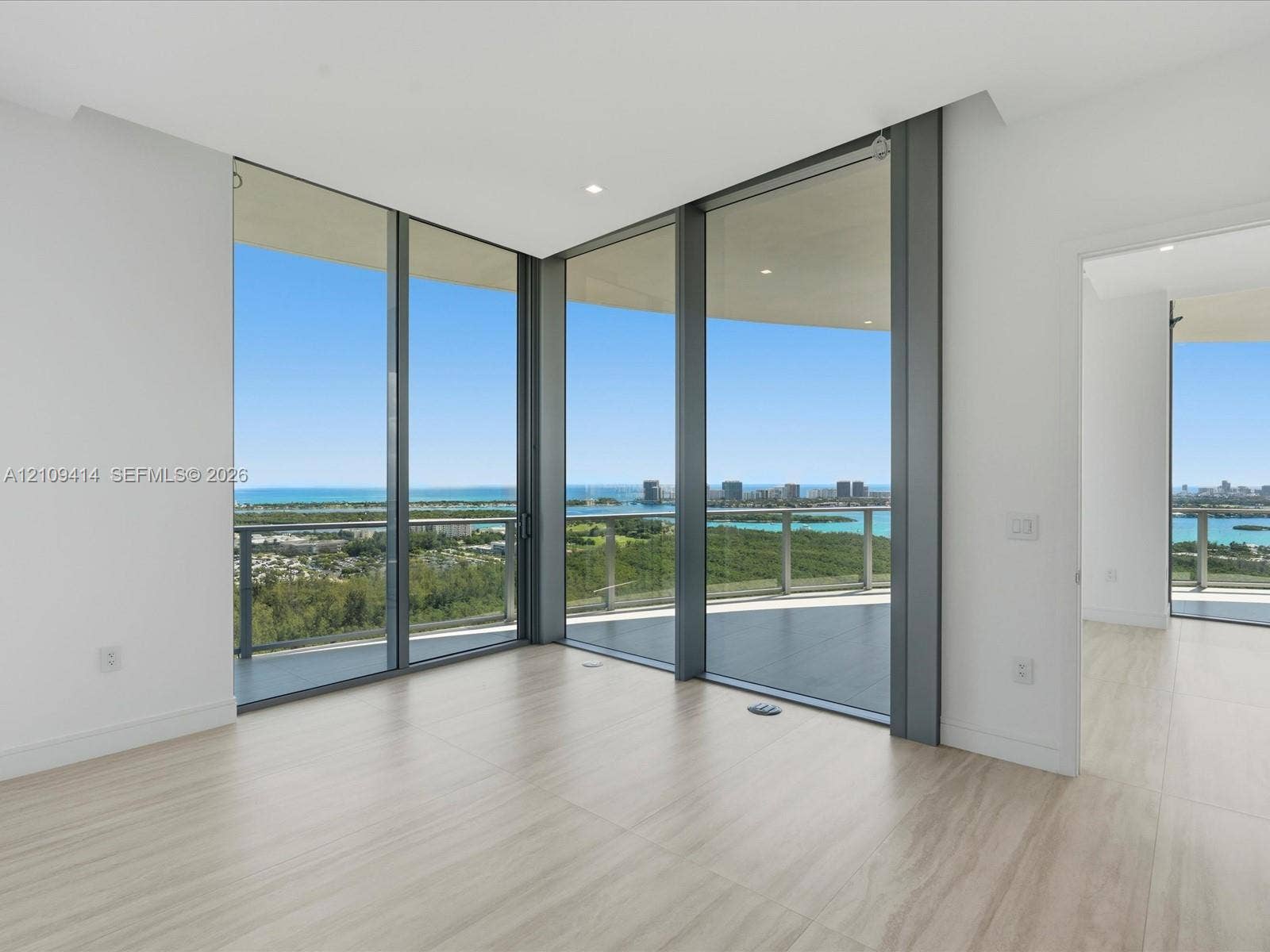 2411 Laguna Circle, #3101, North Miami, FL 33181 Photo 21