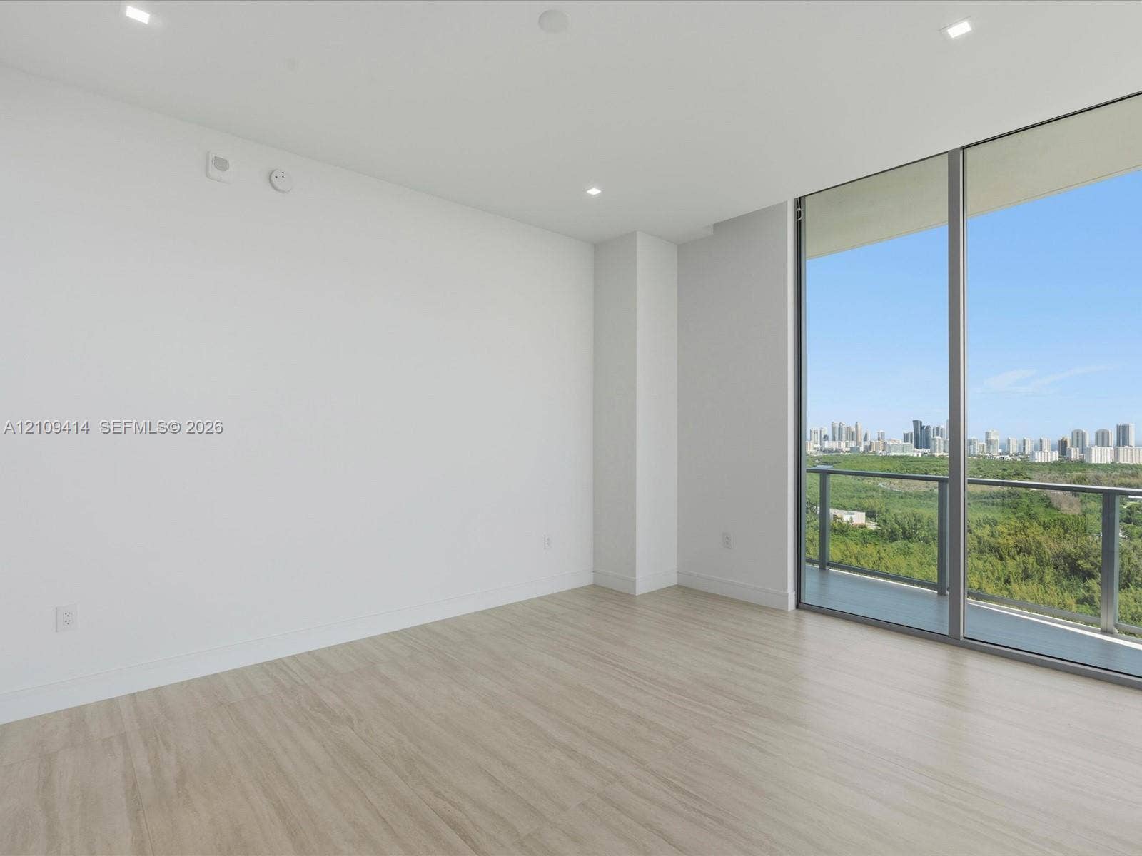 2411 Laguna Circle, #3101, North Miami, FL 33181 Photo 19