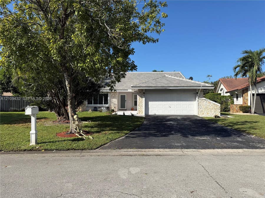 Property photo for 254 NW 107th Terrace, Coral Springs, FL