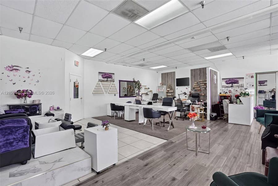 Property photo for Beauty Salon & Beauty Salon & Spa For Sale In Hallandale Beach, Hallandale Beach, FL