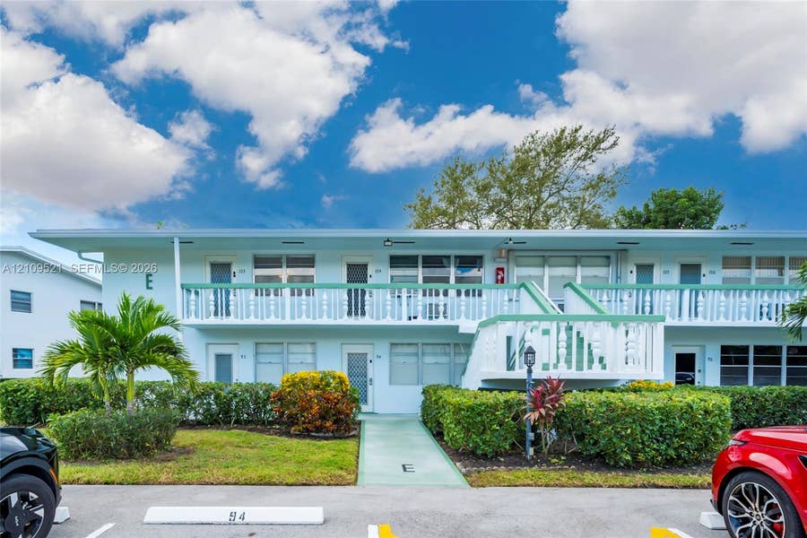 Property photo for 103 E Lyndhurst E, #103, Deerfield Beach, FL