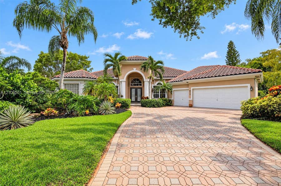 Property photo for 911 Forest Glen Lane, Wellington, FL