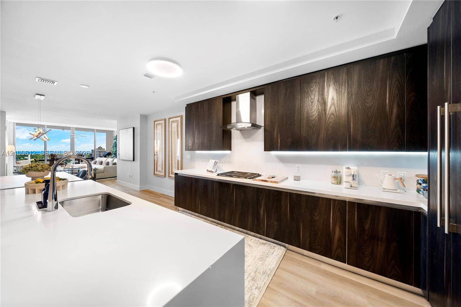 1180 N Federal Highway, #1501, Fort Lauderdale, Fort Lauderdale, FL 33304 Italian Cabinets, Sub-Zero & Wolf Appliances, Including Gas Cooktop