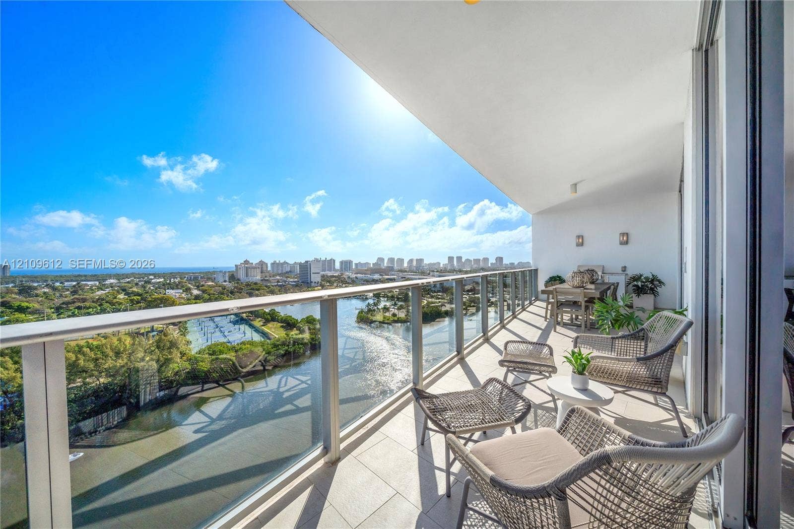 1180 N Federal Highway, #1501, Fort Lauderdale, Fort Lauderdale, FL 33304 Sweeping Unobstructed Views of the Ocean, Intracoastal, Middle River & Parks