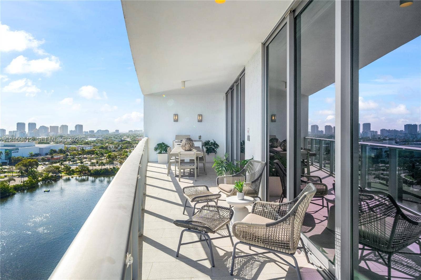 1180 N Federal Highway, #1501, Fort Lauderdale, Fort Lauderdale, FL 33304 Huge Terrace with BBQ
