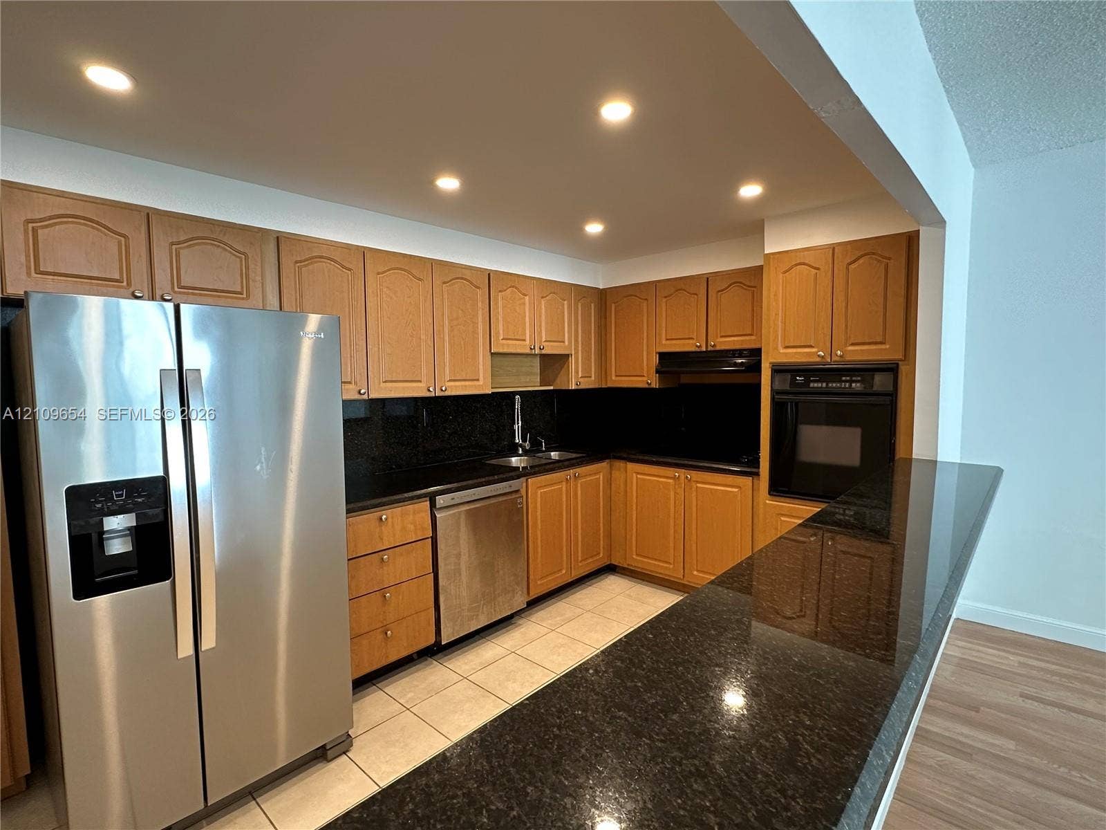 19390 Collins Avenue, #820, Sunny Isles Beach, Sunny Isles Beach, FL 33160 Photo 4