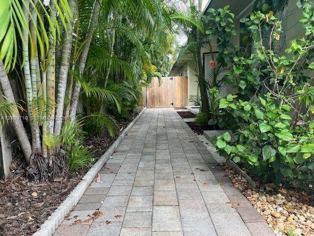 816 NE 17th Way, #0, Fort Lauderdale, Fort Lauderdale, FL 33304 Photo 4