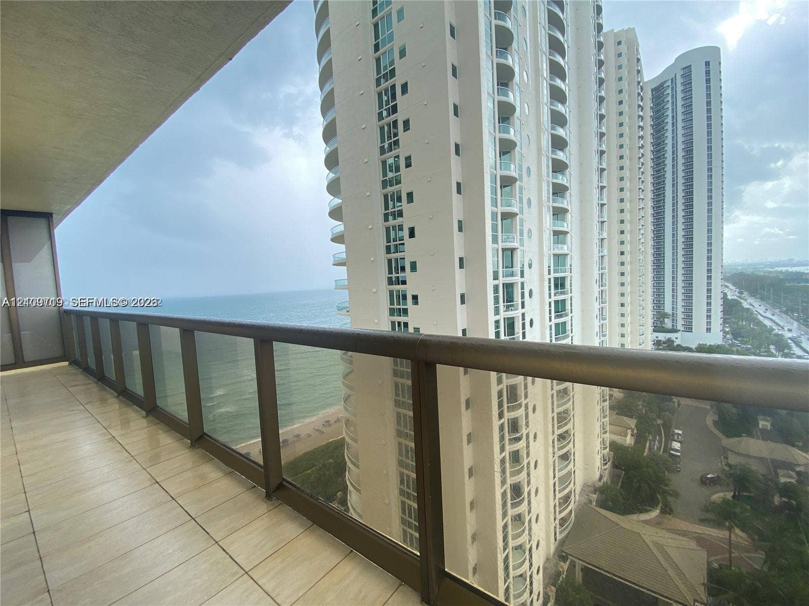 Covered balcon