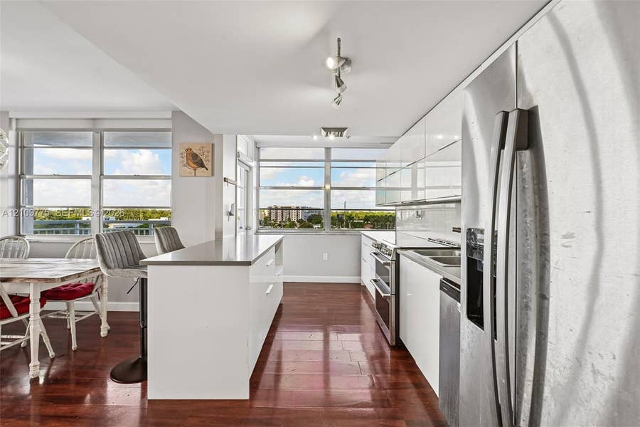 Property photo for 18011 Biscayne Boulevard, #705, Aventura, FL